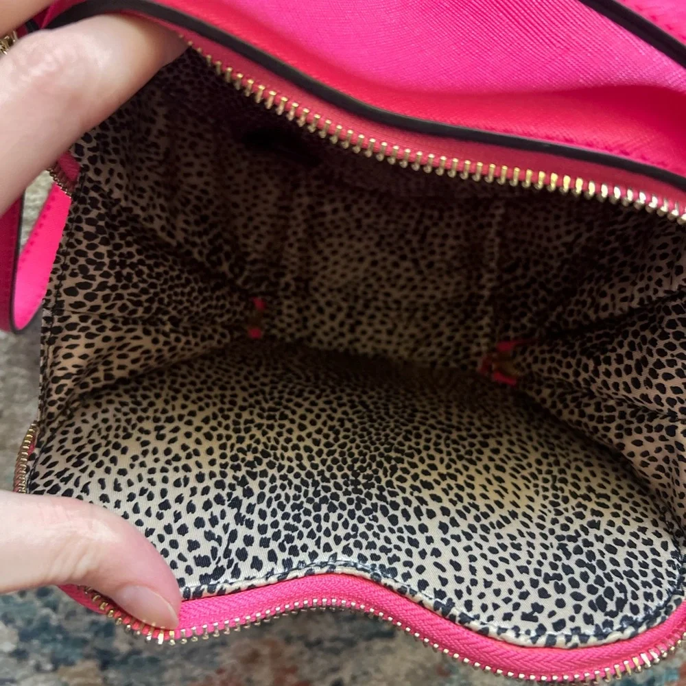 Heart-Shaped Pink Crossbody Bag